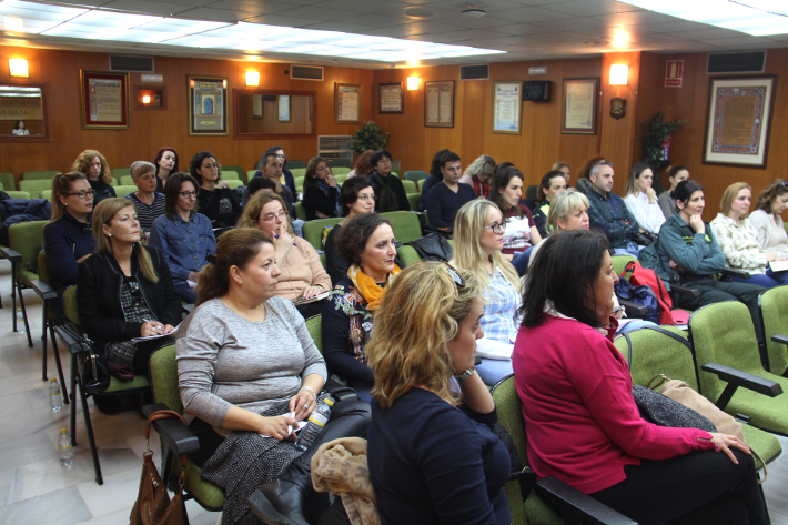 Casi medio centenar de personas participan este lunes en Almuñécar una jornada formativa sobre la “Prevención de la violencia sexual en adolescentes y jóvenes”
